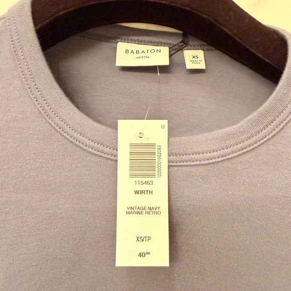 NWT Babaton Aritzia Light Blue Short Sleeve Tee - Picture 2 of 3